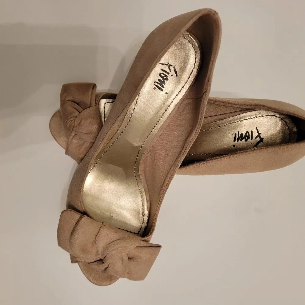 FIONI BEIGE HEELS
